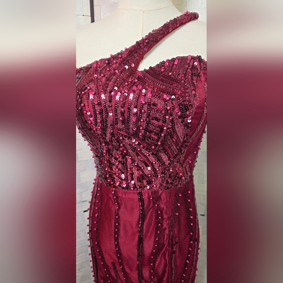 KENNY ABIM One-Shoulder Gown - Picture 5 of 8